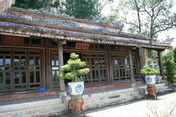 Khách sạn Continental
