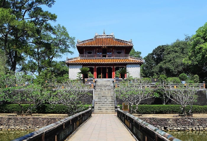 Khách sạn Continental